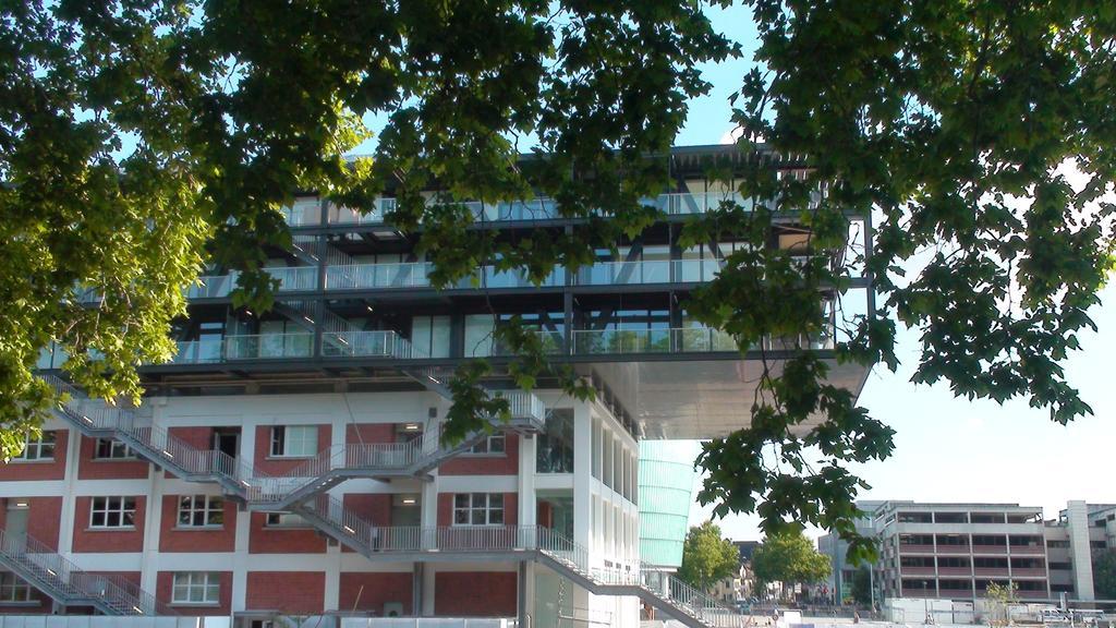 Studio Avec Terrace Au Doc Strasbourg Extérieur photo