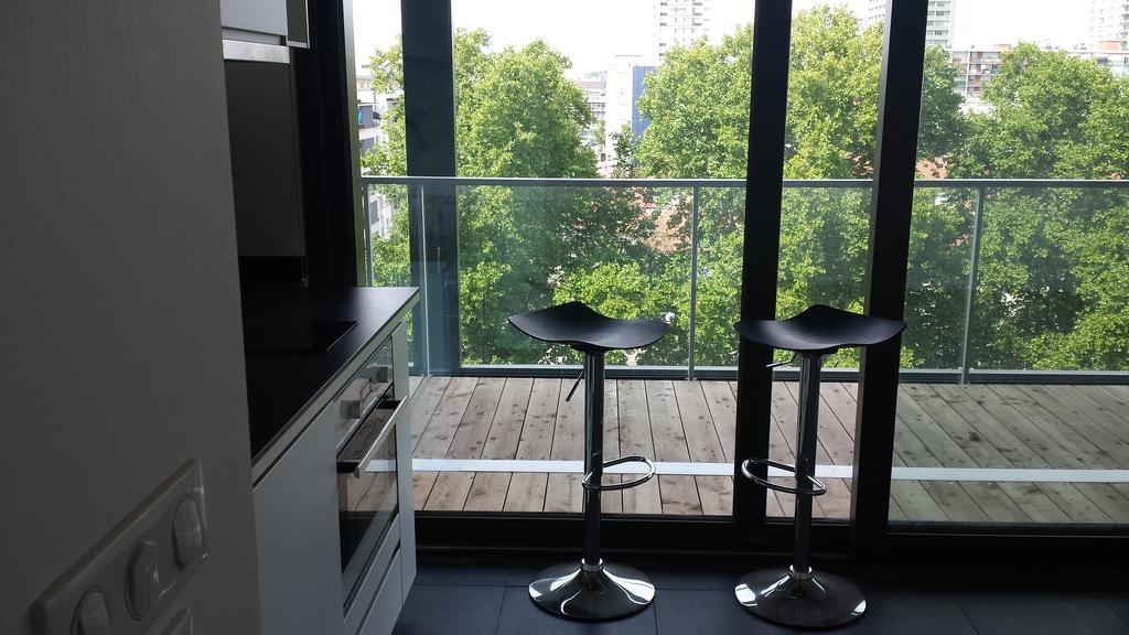 Studio Avec Terrace Au Doc Strasbourg Extérieur photo
